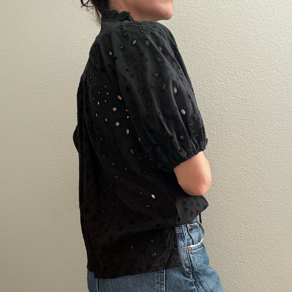 Romantic Black Eyelet Puff Sleeve Top / Cottagecore / Vintage-Inspired - Picture 5 of 8